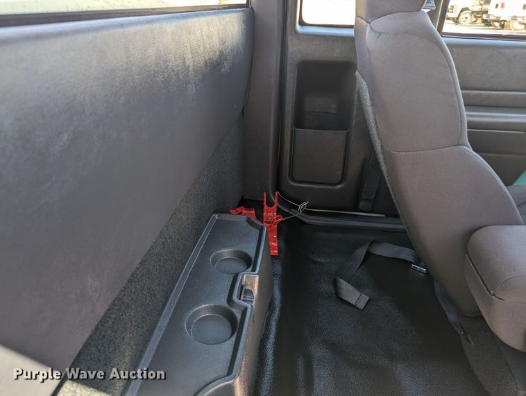 image for item MN9889 2003 GMC Sonoma  Ext. Cab pickup truck