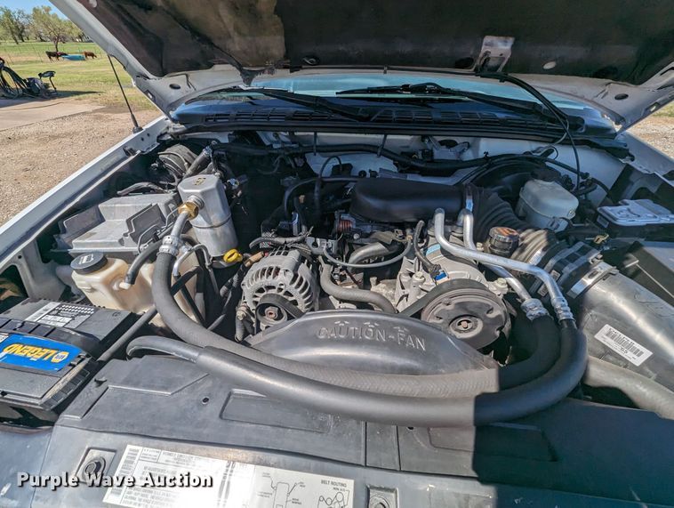 image for item MN9889 2003 GMC Sonoma  Ext. Cab pickup truck