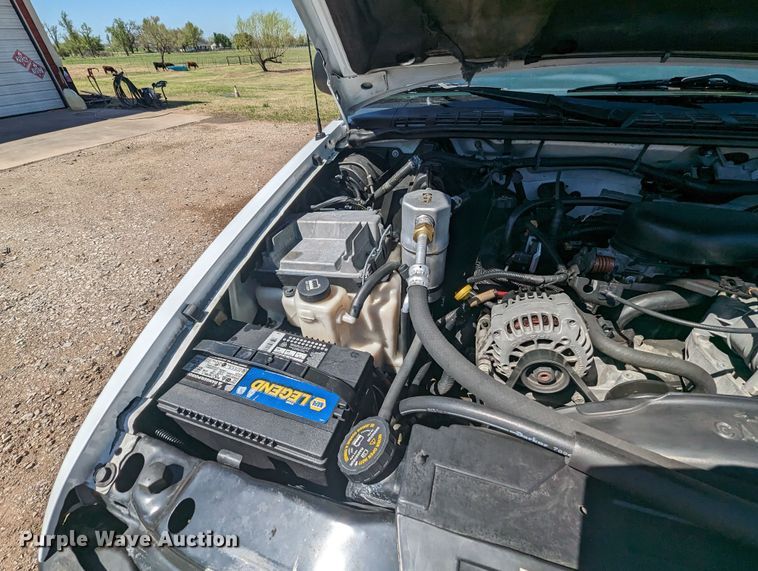 image for item MN9889 2003 GMC Sonoma  Ext. Cab pickup truck