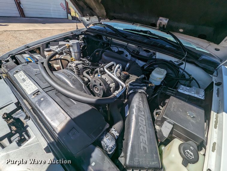 image for item MN9889 2003 GMC Sonoma  Ext. Cab pickup truck