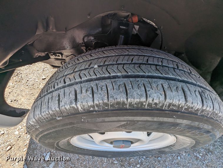 image for item MN9889 2003 GMC Sonoma  Ext. Cab pickup truck