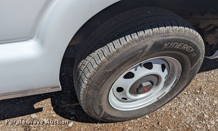 image for item MN9889 2003 GMC Sonoma  Ext. Cab pickup truck