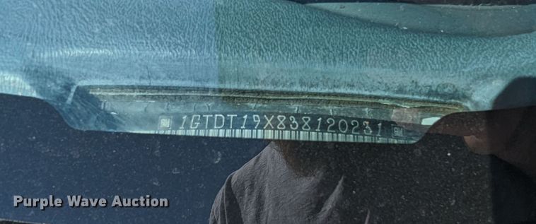 image for item MN9889 2003 GMC Sonoma  Ext. Cab pickup truck