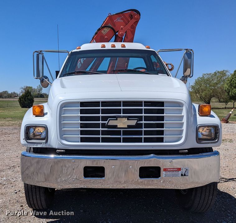 image for item MN9890 2000 Chevrolet C6500  crane truck