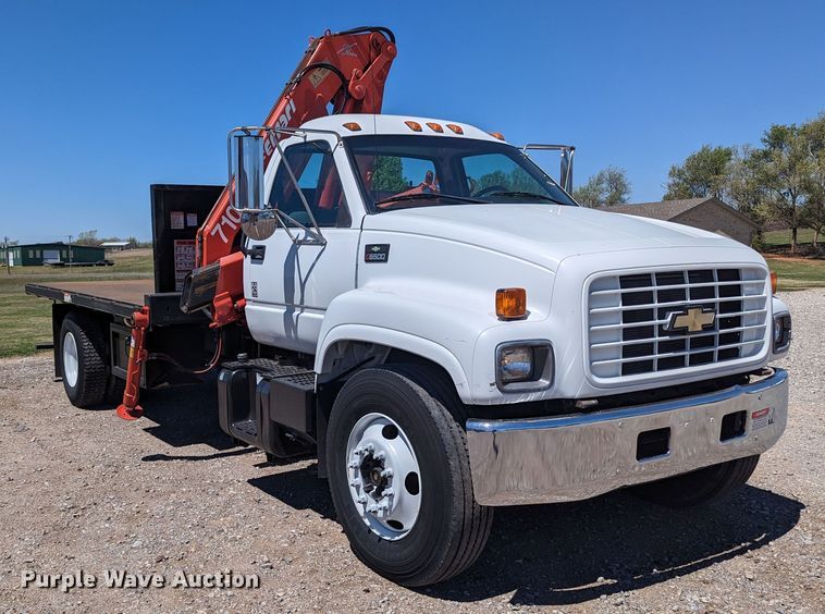 image for item MN9890 2000 Chevrolet C6500  crane truck