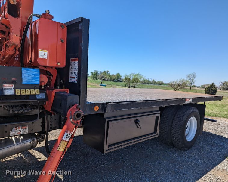 image for item MN9890 2000 Chevrolet C6500  crane truck