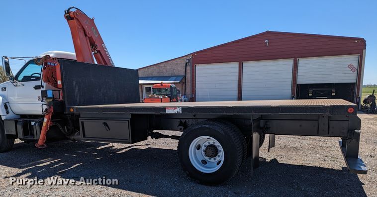 image for item MN9890 2000 Chevrolet C6500  crane truck