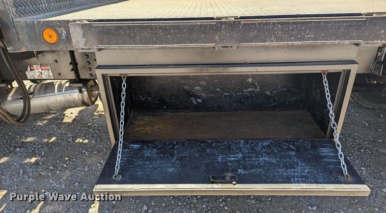 image for item MN9890 2000 Chevrolet C6500  crane truck