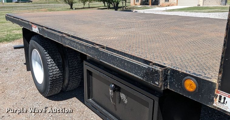 image for item MN9890 2000 Chevrolet C6500  crane truck