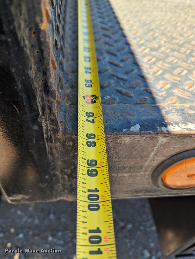 image for item MN9890 2000 Chevrolet C6500  crane truck