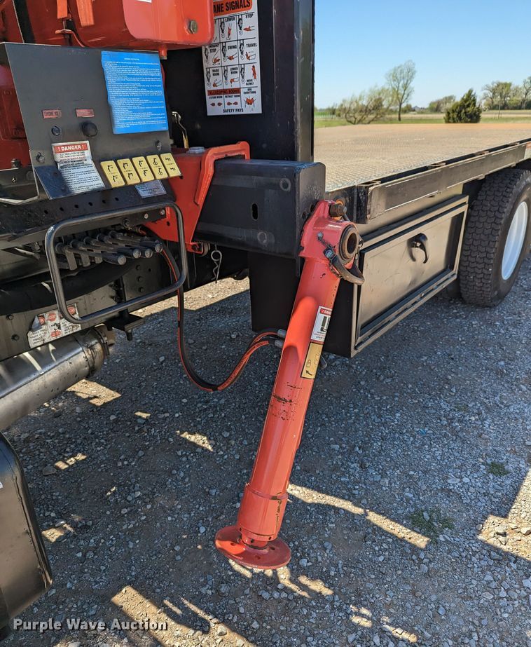 image for item MN9890 2000 Chevrolet C6500  crane truck