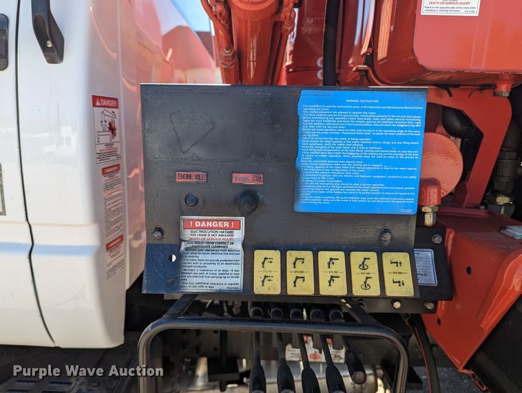 image for item MN9890 2000 Chevrolet C6500  crane truck