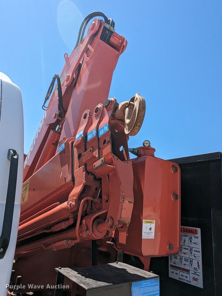 image for item MN9890 2000 Chevrolet C6500  crane truck