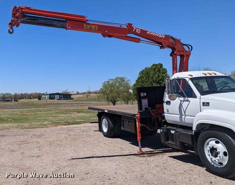 image for item MN9890 2000 Chevrolet C6500  crane truck