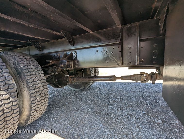 image for item MN9890 2000 Chevrolet C6500  crane truck