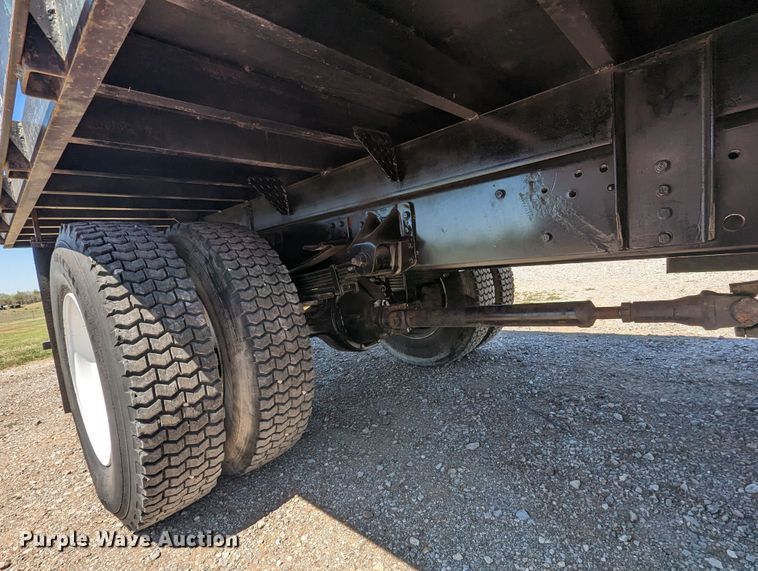 image for item MN9890 2000 Chevrolet C6500  crane truck