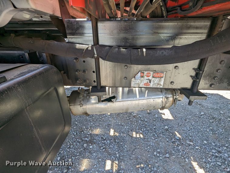 image for item MN9890 2000 Chevrolet C6500  crane truck