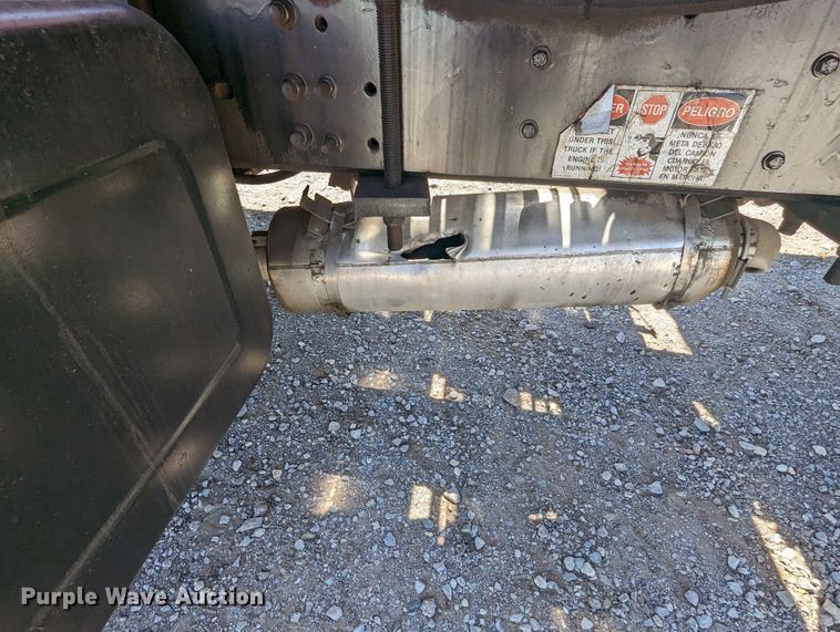 image for item MN9890 2000 Chevrolet C6500  crane truck