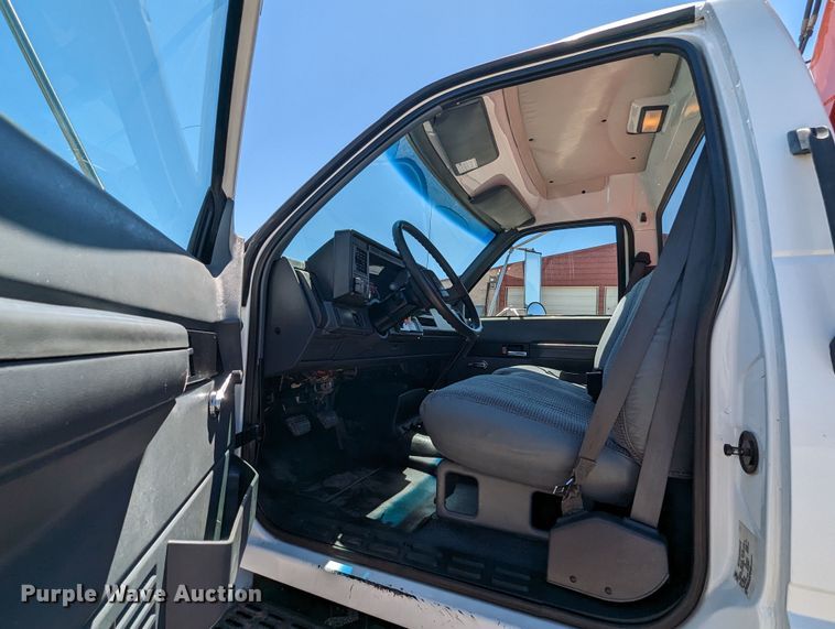 image for item MN9890 2000 Chevrolet C6500  crane truck