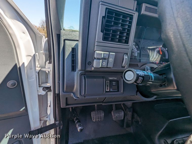 image for item MN9890 2000 Chevrolet C6500  crane truck