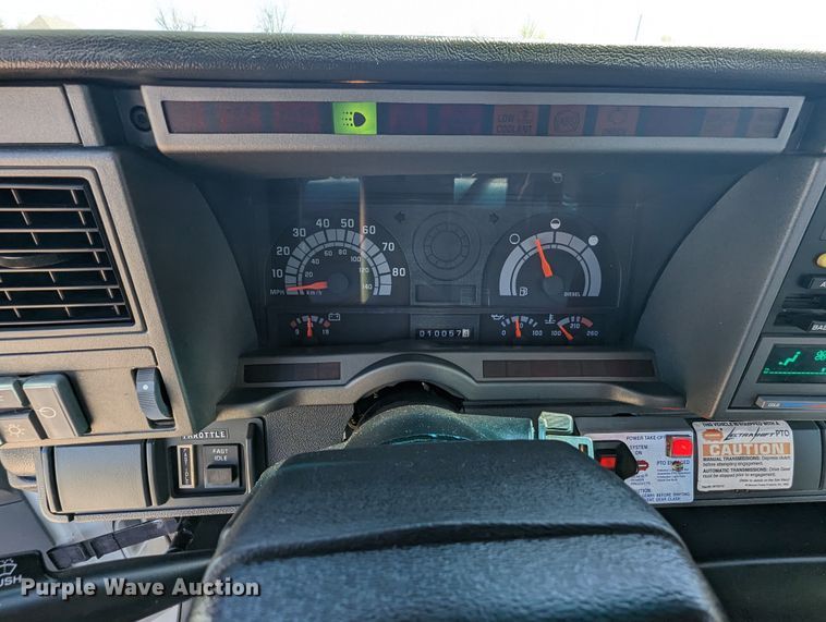 image for item MN9890 2000 Chevrolet C6500  crane truck