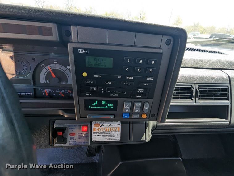 image for item MN9890 2000 Chevrolet C6500  crane truck