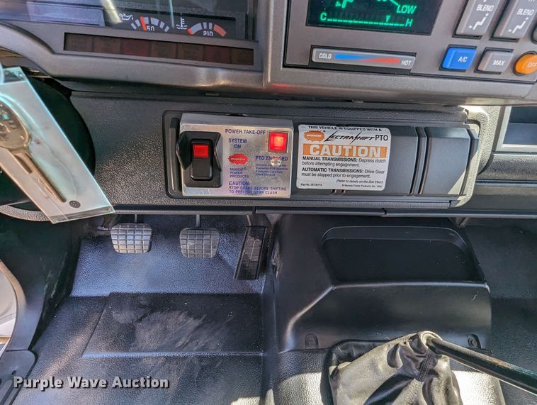 image for item MN9890 2000 Chevrolet C6500  crane truck