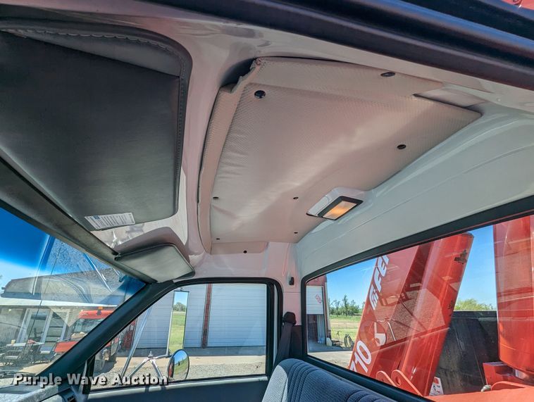 image for item MN9890 2000 Chevrolet C6500  crane truck