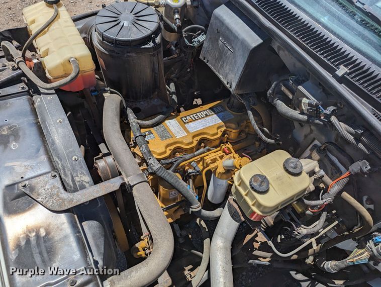 image for item MN9890 2000 Chevrolet C6500  crane truck