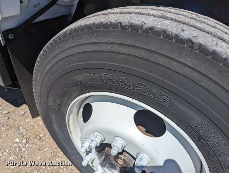 image for item MN9890 2000 Chevrolet C6500  crane truck