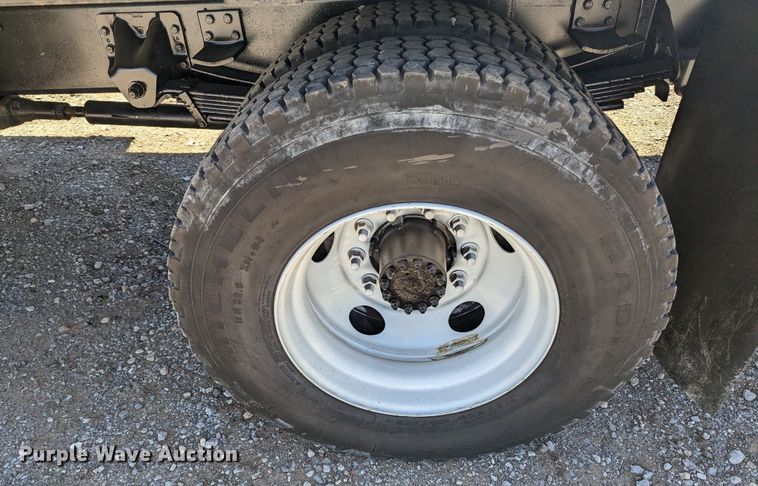 image for item MN9890 2000 Chevrolet C6500  crane truck