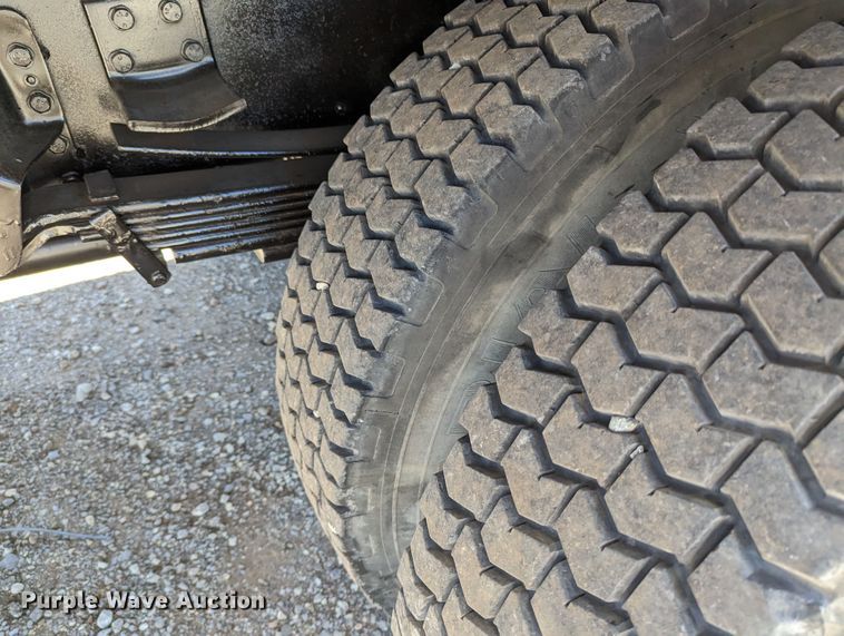 image for item MN9890 2000 Chevrolet C6500  crane truck