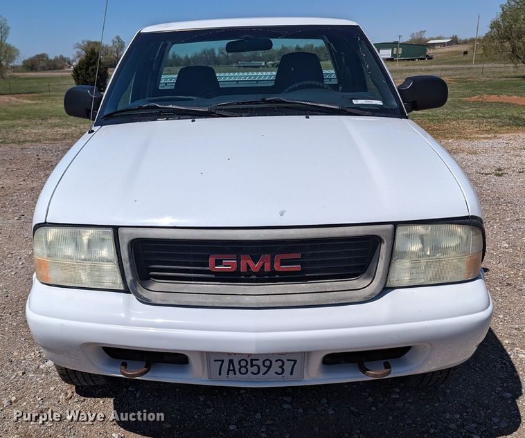 image for item MN9892 2003 GMC Sonoma  Ext. Cab pickup truck