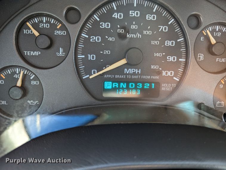 image for item MN9892 2003 GMC Sonoma  Ext. Cab pickup truck