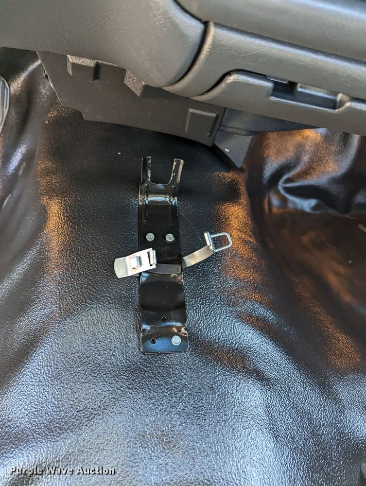 image for item MN9892 2003 GMC Sonoma  Ext. Cab pickup truck