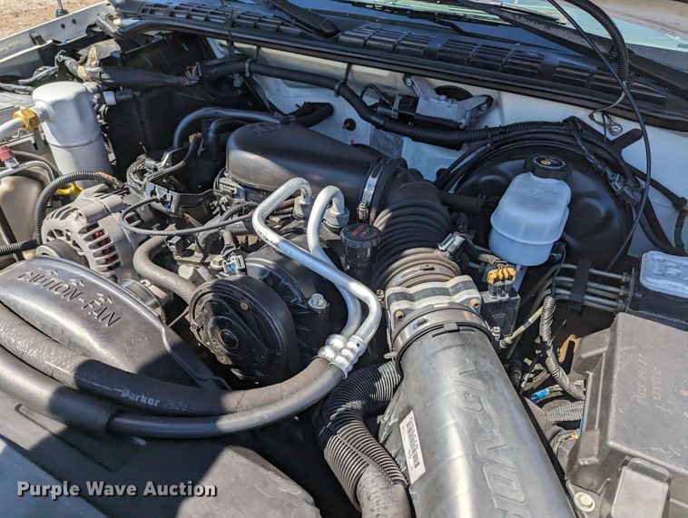 image for item MN9892 2003 GMC Sonoma  Ext. Cab pickup truck