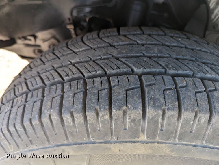 image for item MN9892 2003 GMC Sonoma  Ext. Cab pickup truck