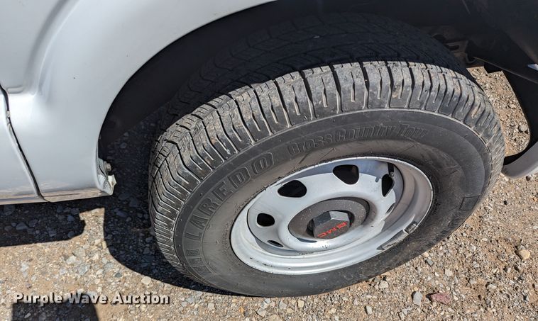 image for item MN9892 2003 GMC Sonoma  Ext. Cab pickup truck