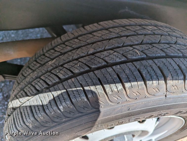 image for item MN9892 2003 GMC Sonoma  Ext. Cab pickup truck