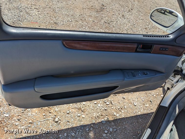 image for item MN9894 1992 Lexus SC400