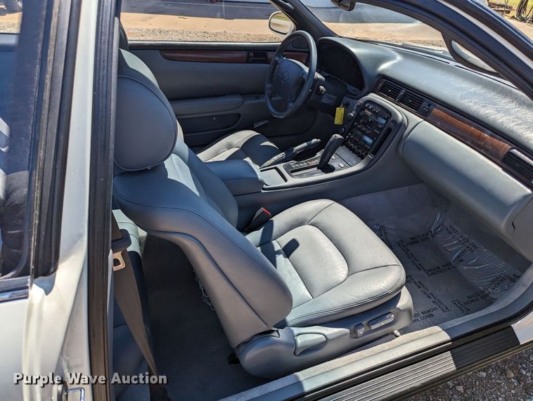 image for item MN9894 1992 Lexus SC400