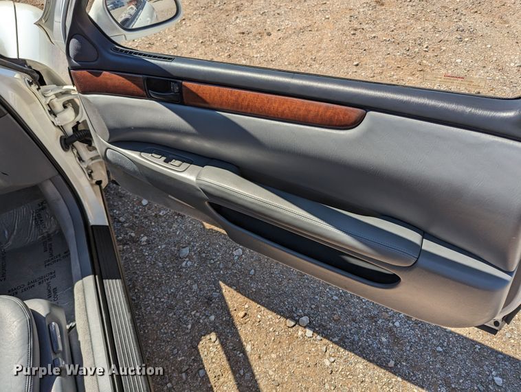 image for item MN9894 1992 Lexus SC400