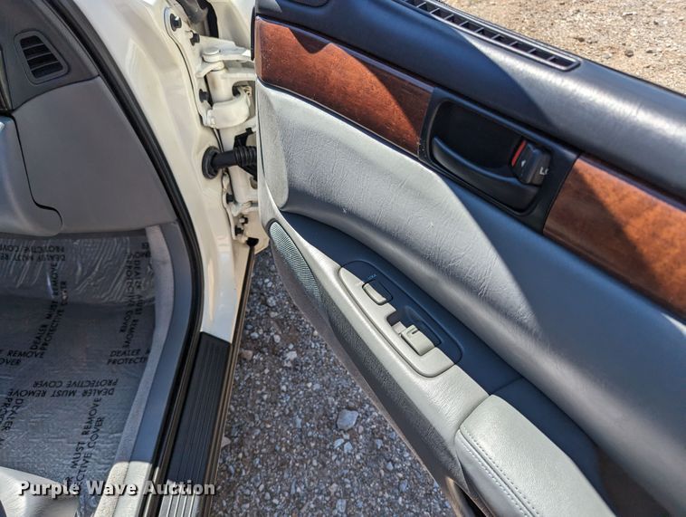 image for item MN9894 1992 Lexus SC400