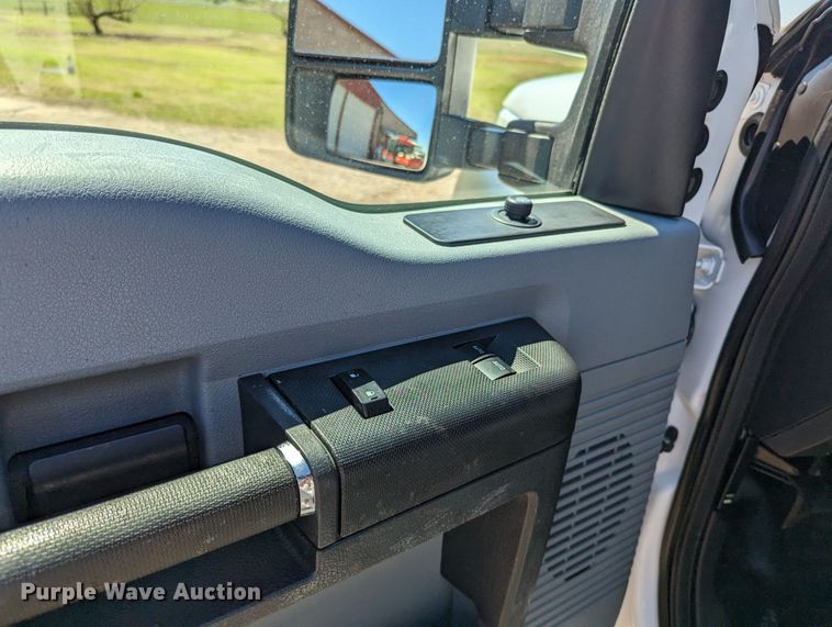 image for item MN9895 2016 Ford F550  sewer jetter truck