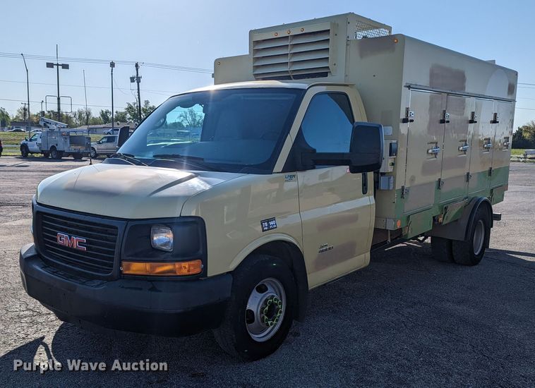 image for item MN9898 2015 GMC Savana  refrigerated delivery truck