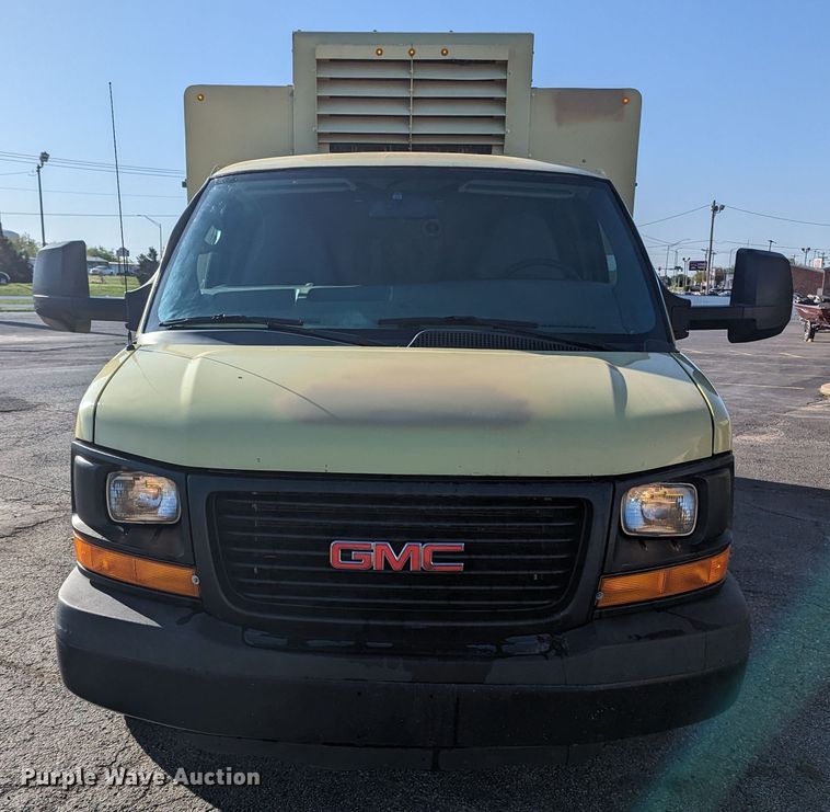 image for item MN9898 2015 GMC Savana  refrigerated delivery truck