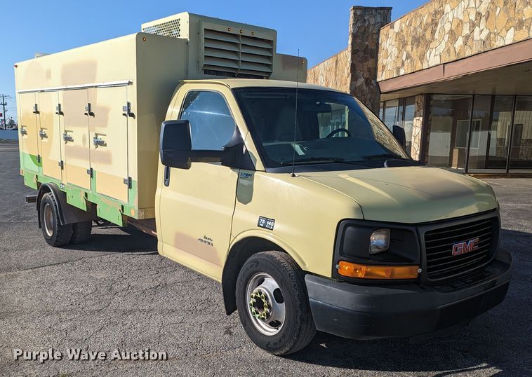 image for item MN9898 2015 GMC Savana  refrigerated delivery truck