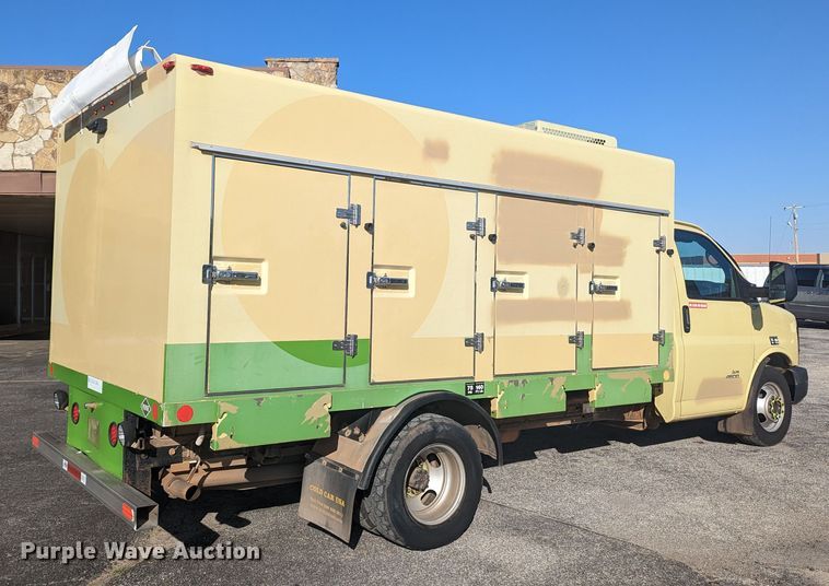 image for item MN9898 2015 GMC Savana  refrigerated delivery truck