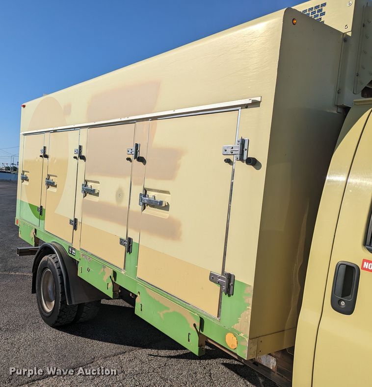 image for item MN9898 2015 GMC Savana  refrigerated delivery truck