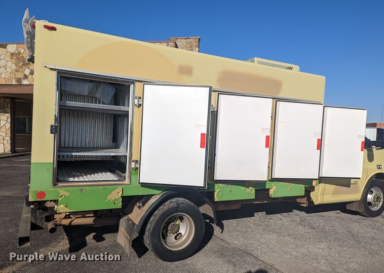 image for item MN9898 2015 GMC Savana  refrigerated delivery truck